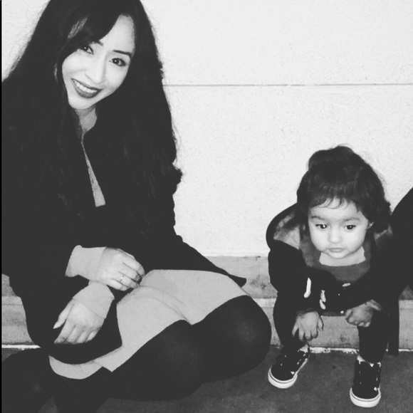 Meet the posher, Nancy - Picture 4 of 4